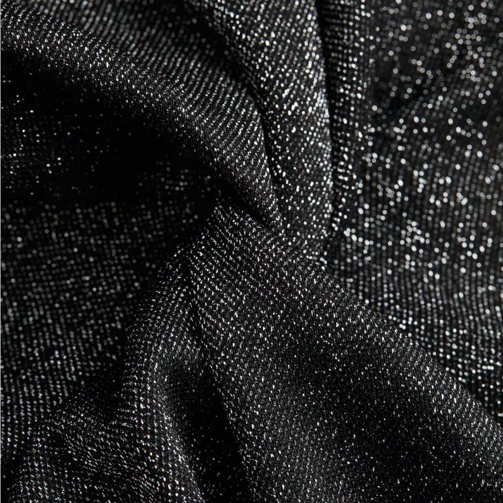 🟥 SALE 🟥
Elegant Metallic Dress
Brand New H&M
Size S - Picture 3 of 3